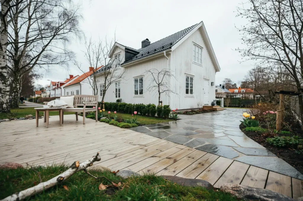 ge altanen och uppfarten nytt liv med professionell tv tt och reng ring